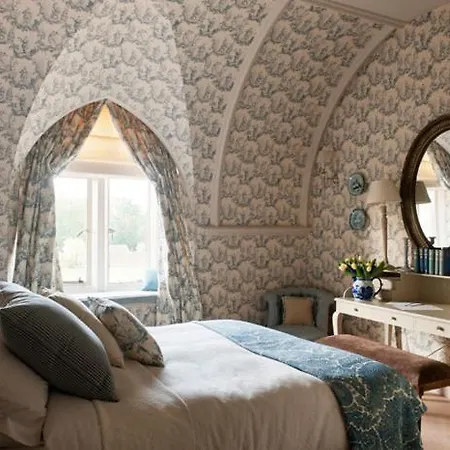 בית כפרי Towers Stapleton's & Parkgate's *